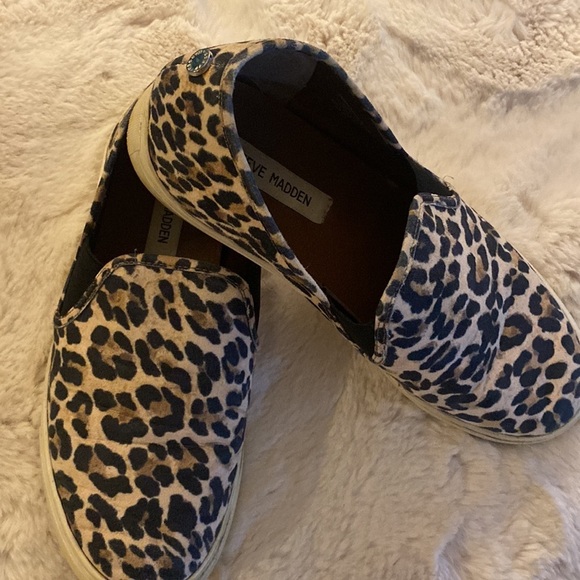 Steve Madden leopard print slip on shoes - Picture 2 of 9